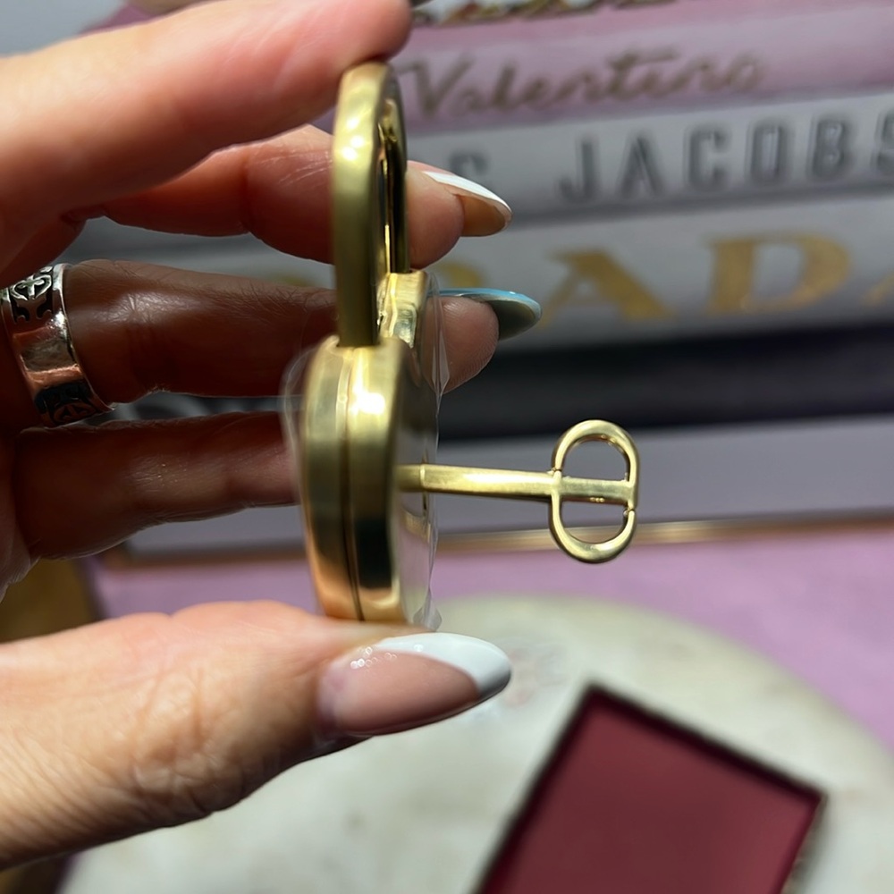 Dior Gold Heart Lock and Key Set limited edition NWT - Picture 6 of 7